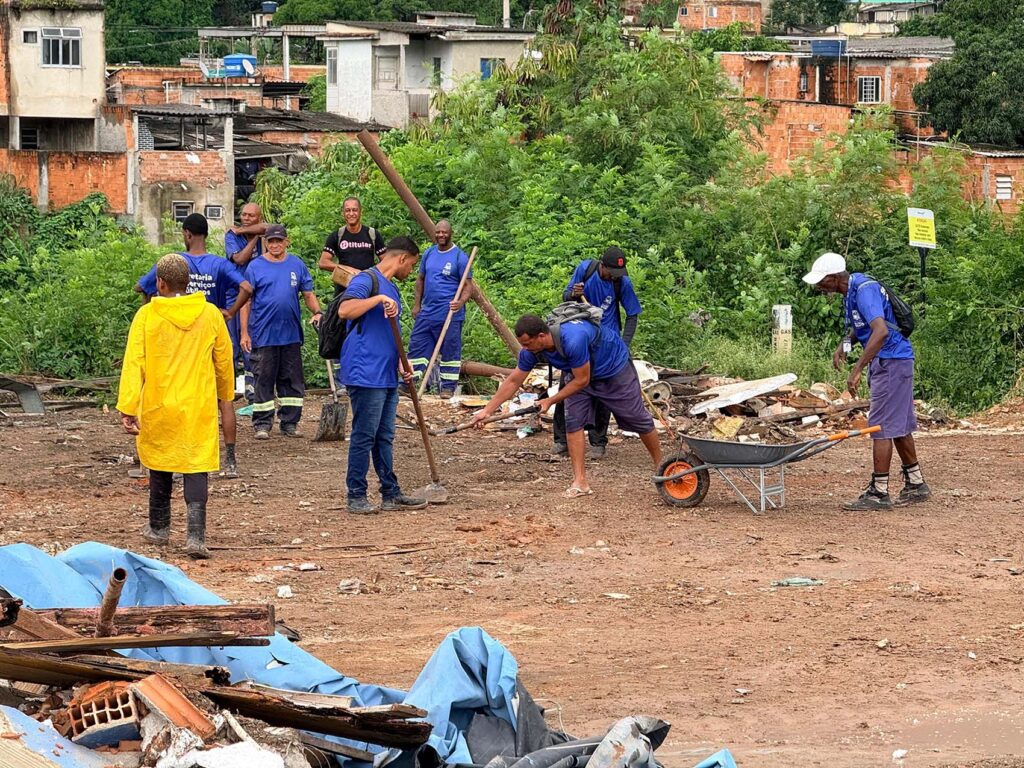 Prefeitura realiza mutirão e demolição de construções irregulares no Jardim Redentor que ganhará grandes áreas de lazer