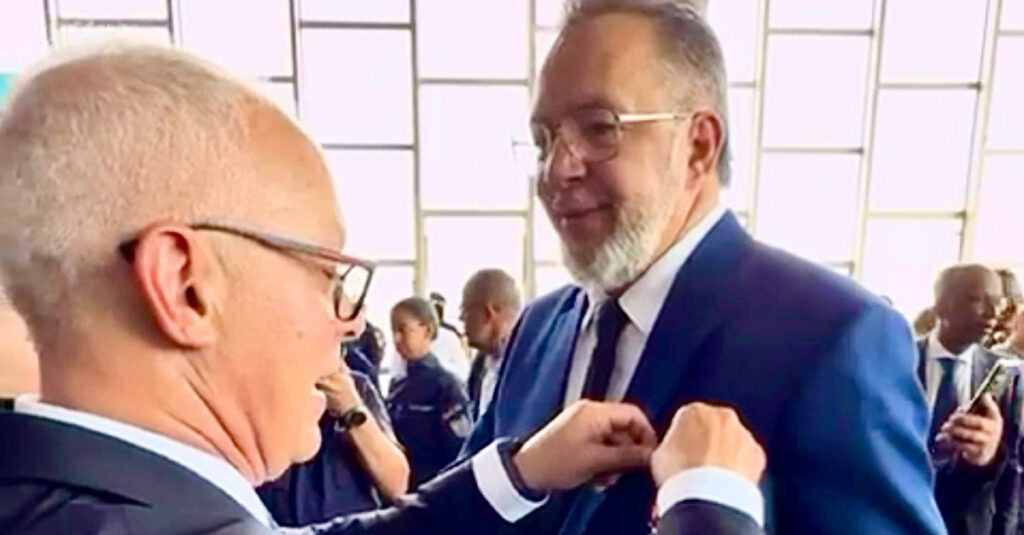 Prefeito Márcio Canella é condecorado com Medalha de Honra ao Mérito do BOPE