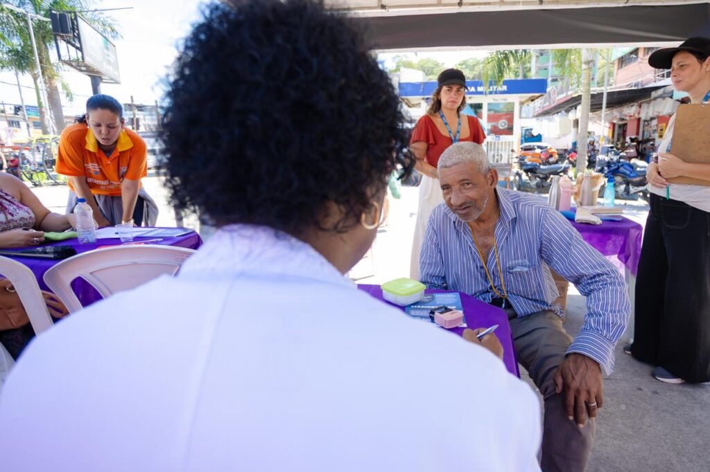 Secretaria de Saúde realiza Ação de Combate e Controle à Hanseníase na Praça Eliaquim Batista