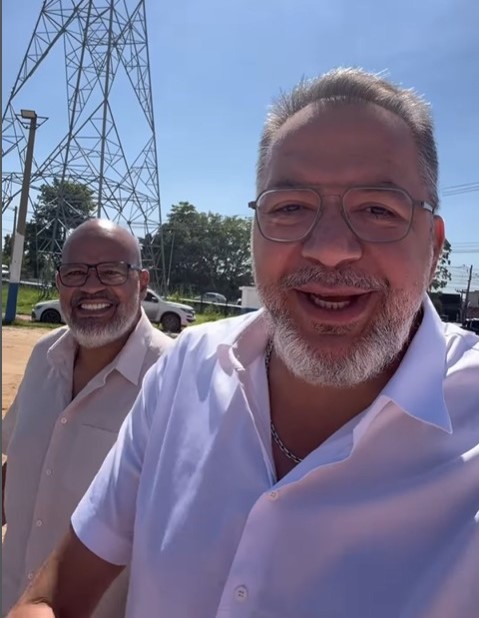 Prefeito Canella e secretário fiscalizam obras avançadas de canalização do Canal Maxambomba