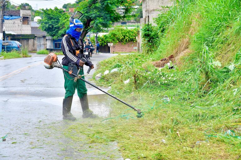 Secretaria Municipal de Conservação realiza mutirão de limpeza nos bairros Bom Pastor e Santa Amélia