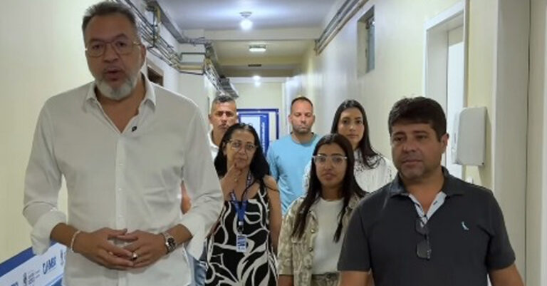 Prefeito Canella fiscaliza o funcionamento das unidades de saúde de Belford Roxo no Carnaval