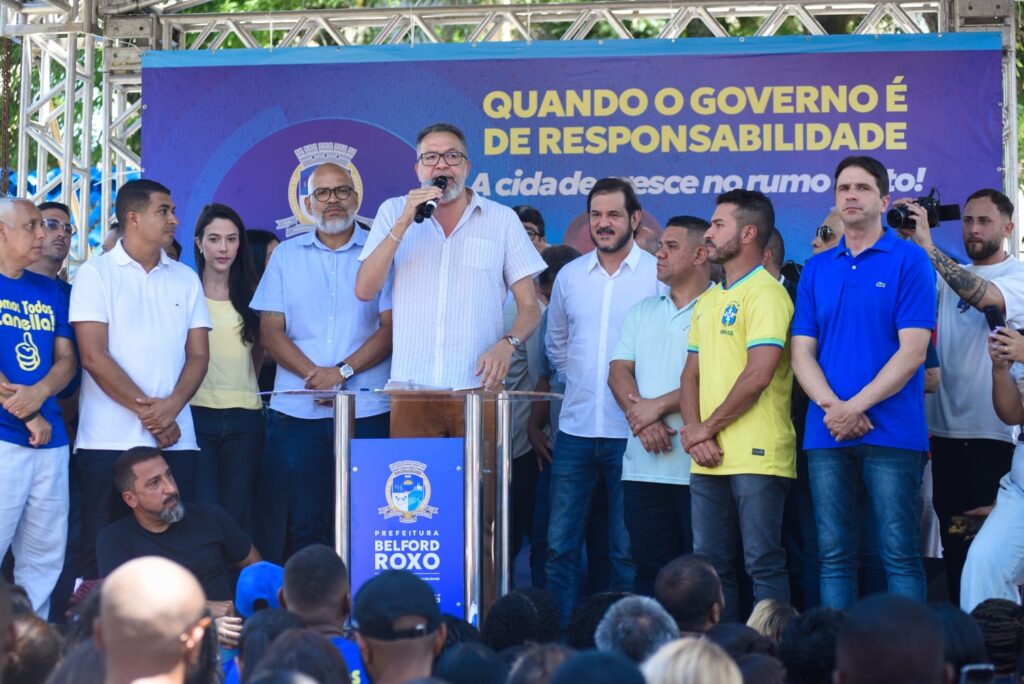 Prefeito inaugura Complexo Comunitário de Santa Teresa e lança Pedra Fundamental de Escola e Creche Pequenos Heróis