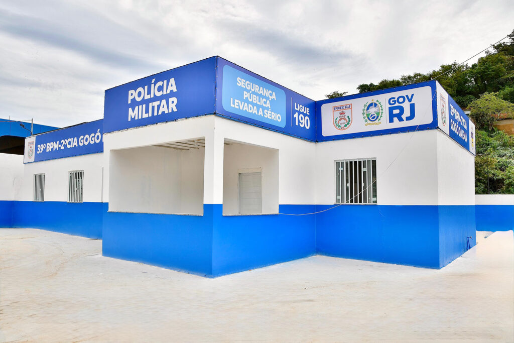 Campo do Vicentão ganha grama natural em semana de  inauguração da Companhia Destacada da PM no Gogó da Ema