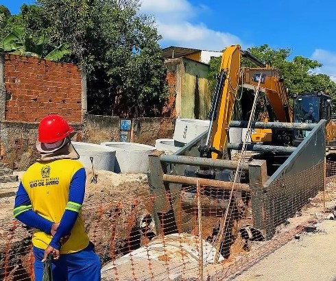 Parque São José recebe obras nas galerias para melhoria do escoamento da água