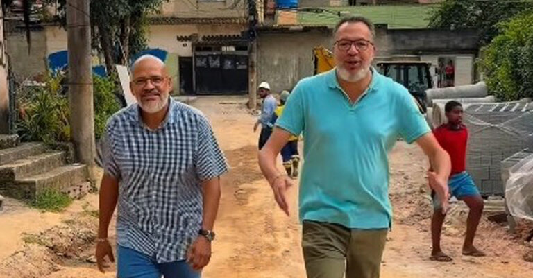 Prefeito Canella acompanha obras de drenagem e pavimentação em ruas de Santa Tereza e Parque São José