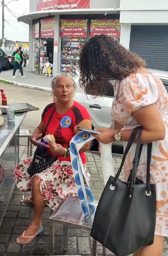 Secretaria de Assistência Social vai às ruas para fazer campanha de prevenção contra abuso sexual à criança e adolescente no Carnaval