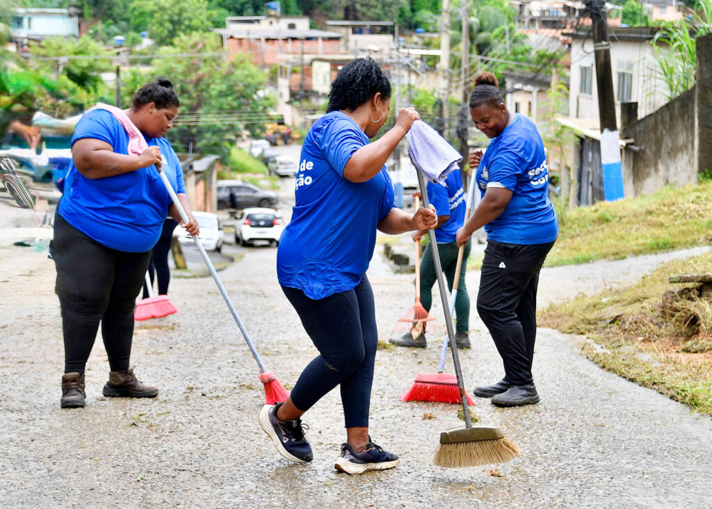 Secretaria Municipal de Conservação realiza mutirão de limpeza nos bairros Bom Pastor e Santa Amélia