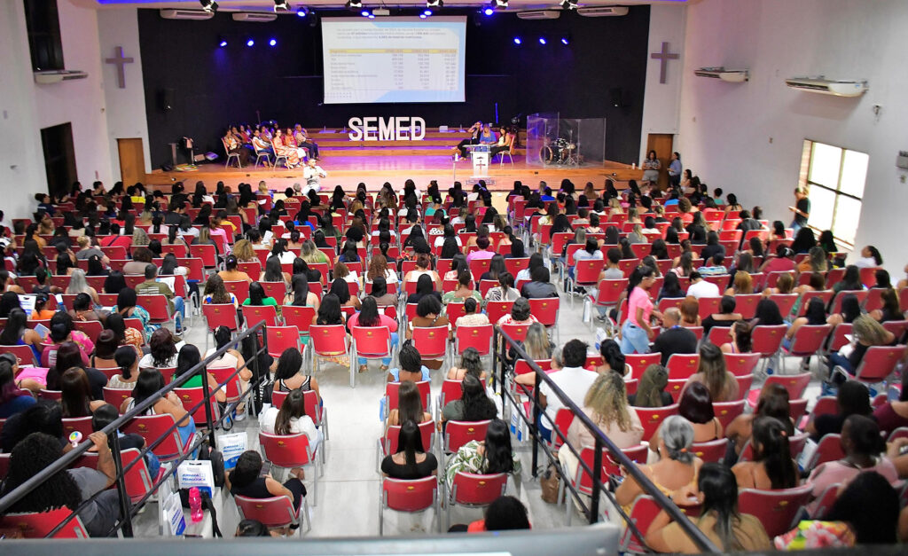 Secretária de Educação de Belford Roxo encerra Jornada Pedagógica 2026 para coordenadores de turno, estimuladores e agentes de apoio