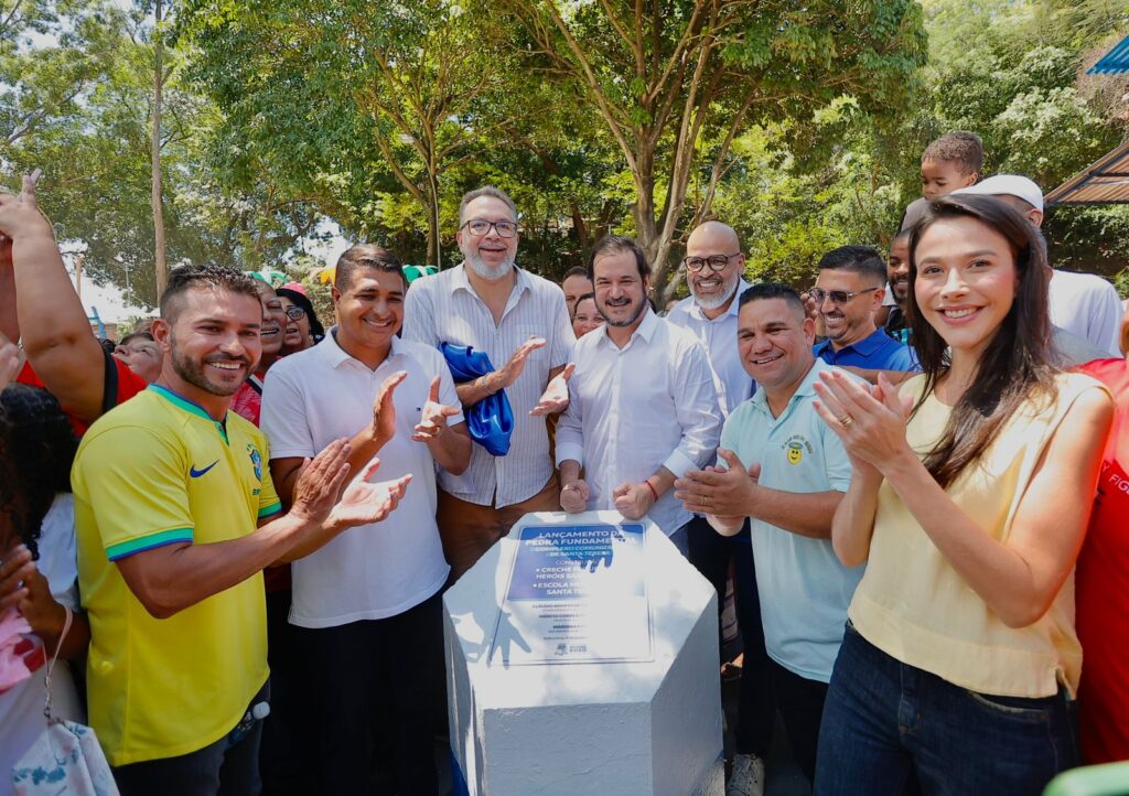 Prefeito inaugura Complexo Comunitário de Santa Teresa e lança Pedra Fundamental de Escola e Creche Pequenos Heróis