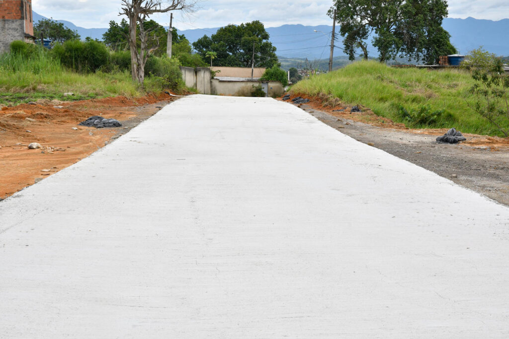 Campo do Vicentão ganha grama natural em semana de  inauguração da Companhia Destacada da PM no Gogó da Ema