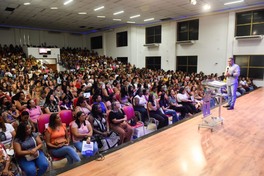 Secretária de Educação de Belford Roxo encerra Jornada Pedagógica 2026 para coordenadores de turno, estimuladores e agentes de apoio