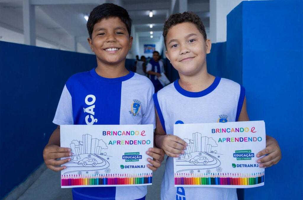 Detran-RJ e Secretaria de Transportes realizam campanha “Volta às Aulas” de conscientização no trânsito na Escola Municipal Manoel Gomes