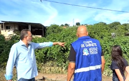 Prefeito Canella comanda mutirão de limpeza em Belford Roxo após fortes chuvas de sábado