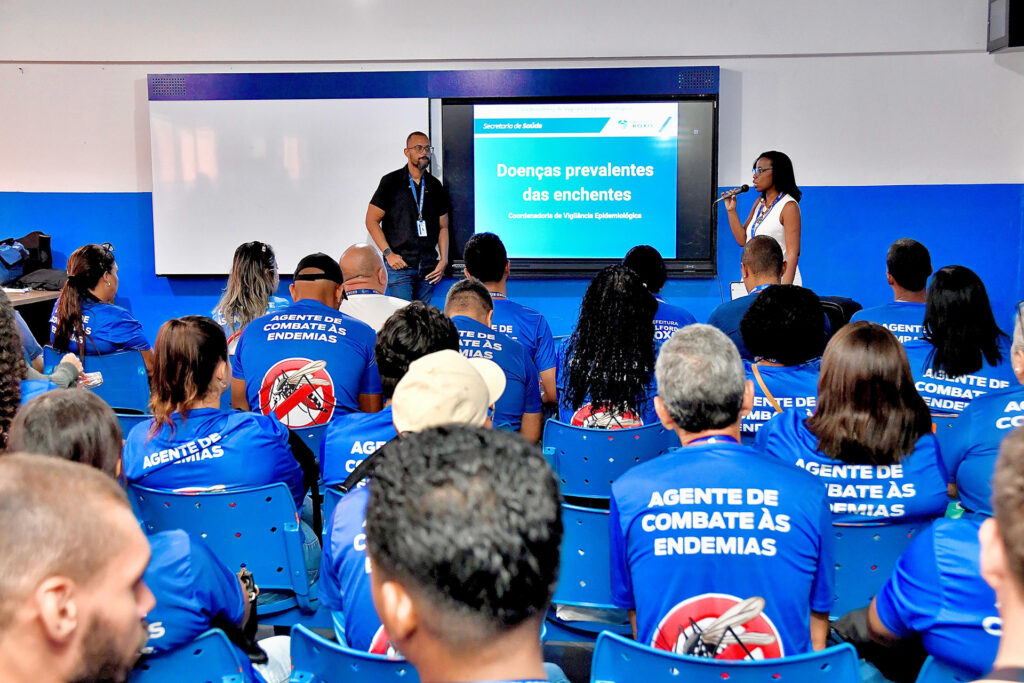 Agentes de Combate às Endemias passam por capacitação sobre leptospirose em Belford Roxo