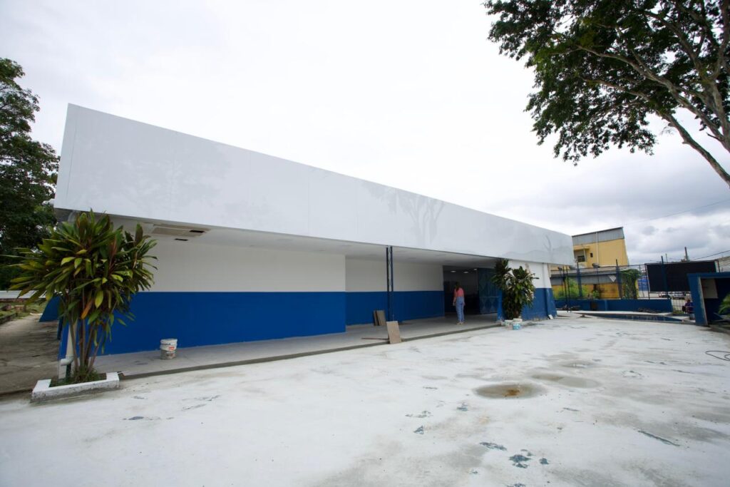 Prefeito Canella visita nova Casa da Cultura de Belford Roxo após obras e reformas no espaço cultural