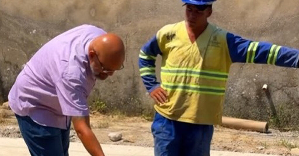 Secretário Marcelo Canella acompanha obras de drenagem e pavimentação na Vila Cláudia