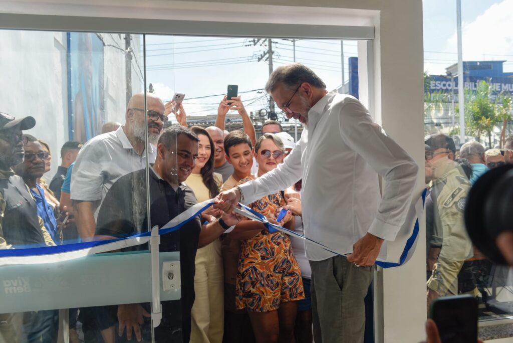 Prefeito Márcio Canella inaugura praça e academia e entrega Casa da Cultura revitalizada e modernizada