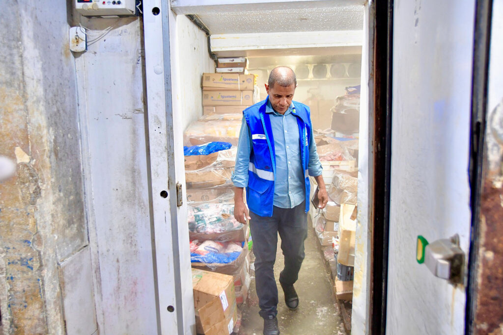 Vigilância Sanitária de Belford Roxo inutiliza 239 quilos de carne imprópria para o consumo em supermercado de Heliópolis
