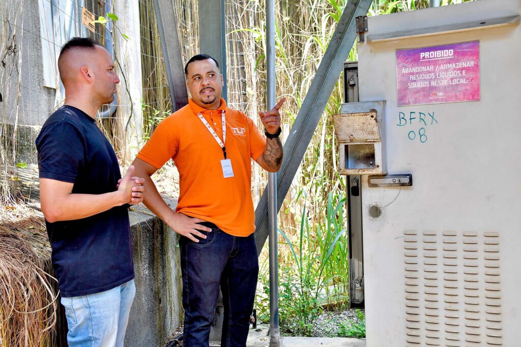 Prefeitura apoia ação integrada de manutenção da Operadora Tim para melhorar a internet no Shangrilá e bairros vizinhos