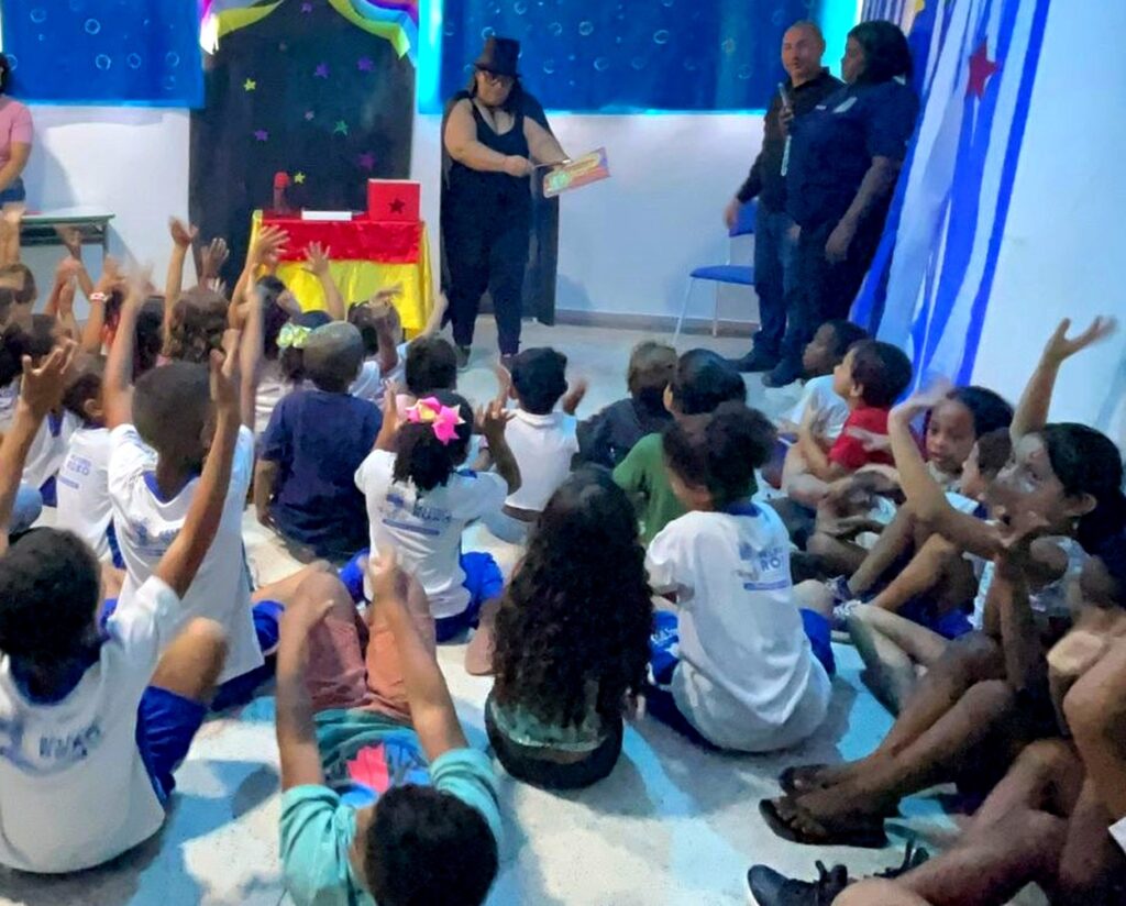 Escolas e creches municipais de Belford Roxo realizam atividade e celebram o Dia do Circo