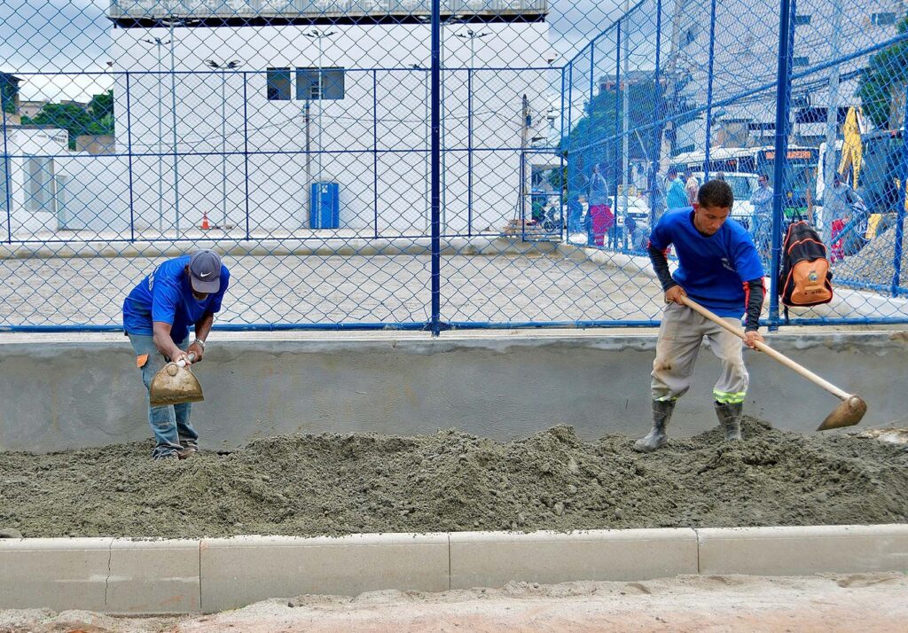 Prefeitura e Governo do Estado realizam obras de calçamento na Avenida Benjamin Pinto Dias