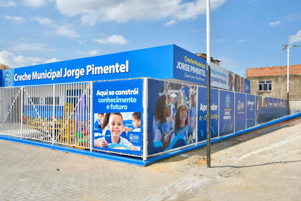 Prefeito Canella e vice Mariana Malta entregam cinco  praças e creche revitalizadas e modernizadas em Belford Roxo