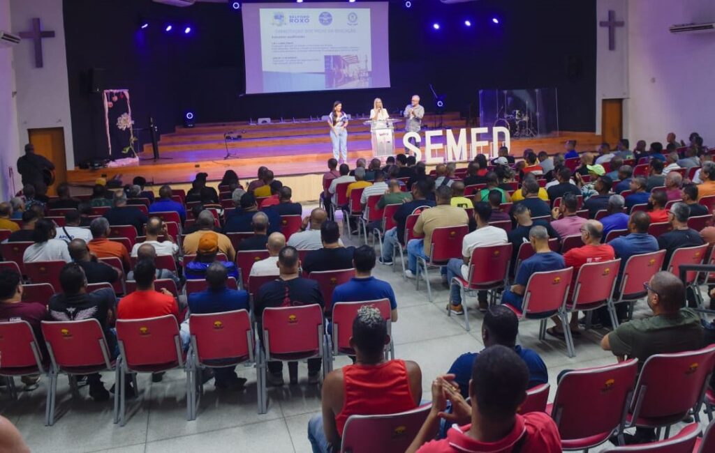 Vigias de escolas e creches participam de formação promovida pela Secretaria Municipal de Educação e Guarda Municipal