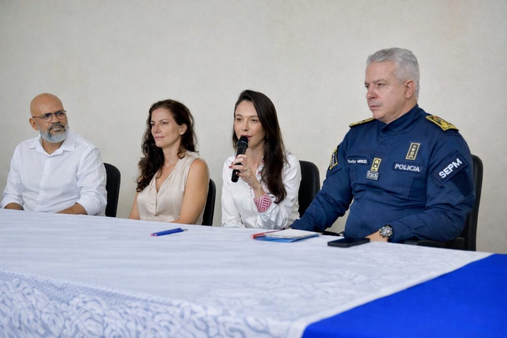 Vice-prefeita de Belford Roxo e secretário chefe de gabinete prestigiam inauguração da Sala Rosa da Polícia Militar
