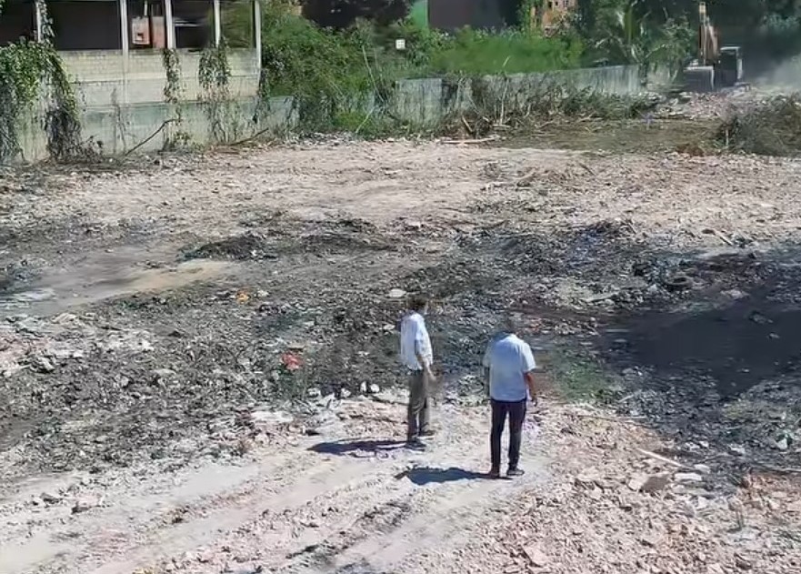 Prefeito Márcio Canella comanda demolição em terreno desapropriado que ganhará escola, creche e grande área de lazer no Gogó da Ema