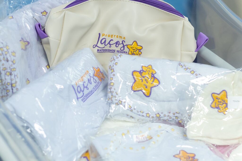 Prefeito Márcio Canella e vice – prefeita Marina Malta visitam o primeiro bebê nascido na maternidade municipal