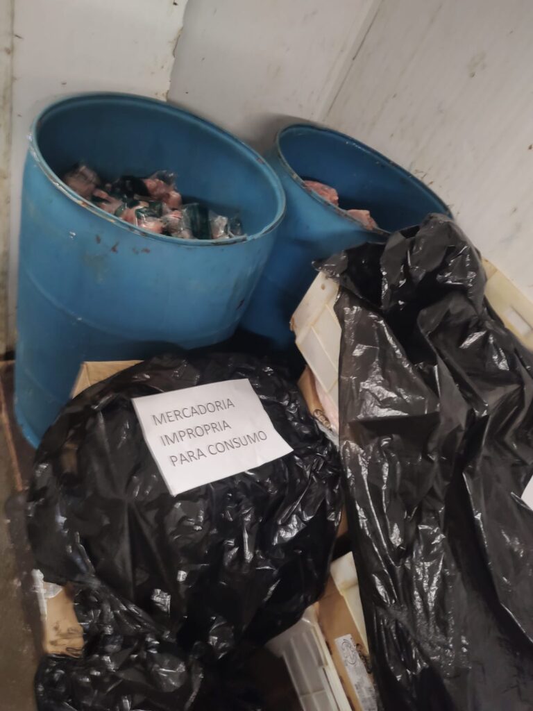 Vigilância Sanitária de Belford Roxo inutiliza 239 quilos de carne imprópria para o consumo em supermercado de Heliópolis