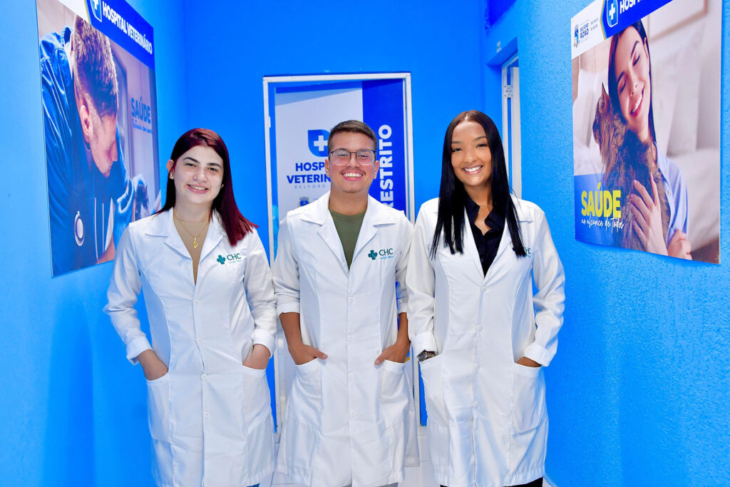 Prefeita visita Hospital Municipal Veterinário que em um mês fez 2.235 atendimentos de emergência