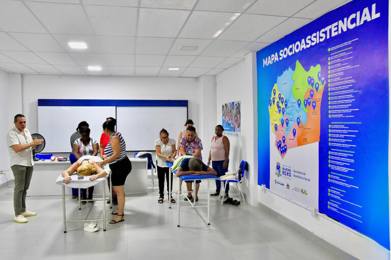 CRAS de Belford Roxo oferece oficinas de masssoterapia e coquetelaria