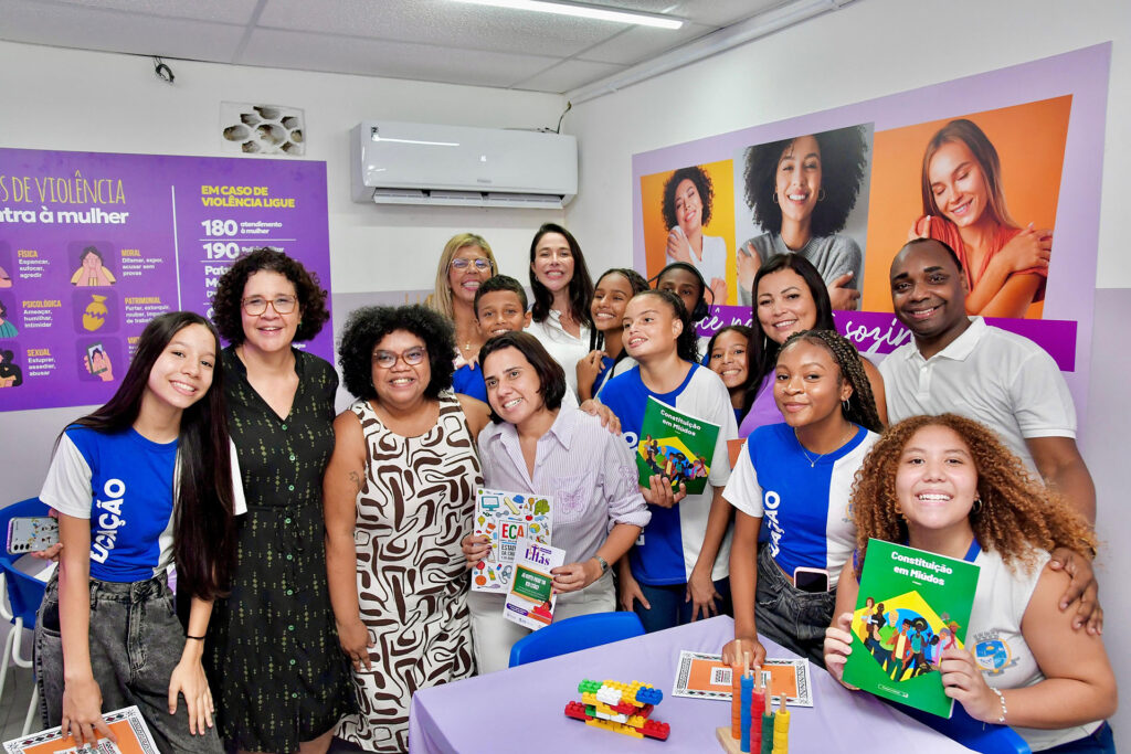 Prefeita Mariana Canella prestigia Programa Rio Lilás do Tribunal e Justiça na escola Alcides Cabral de Freitas