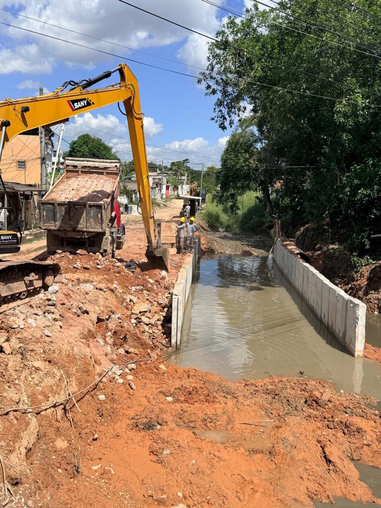 Obras de canalização do Canal da Vila Pauline seguem em ritmo avançado em Belford Roxo