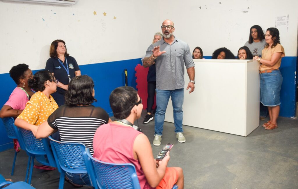 Centro de Reabilitação às Crianças Neuroatípicas promove roda de conversa do projeto ‘Café na Varanda’ para famílias atípicas e típicas