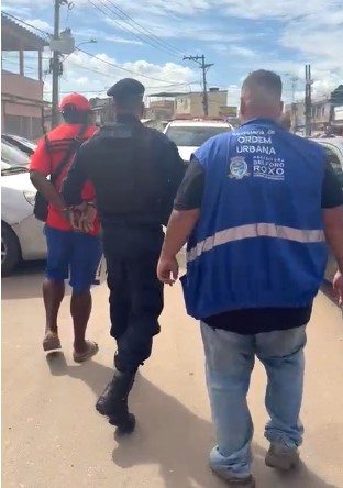 Secretaria de Ordem Urbana, Polícia Civil e Polícia Militar fazem operação na Feira de Areia Branca e recuperam celulares roubados