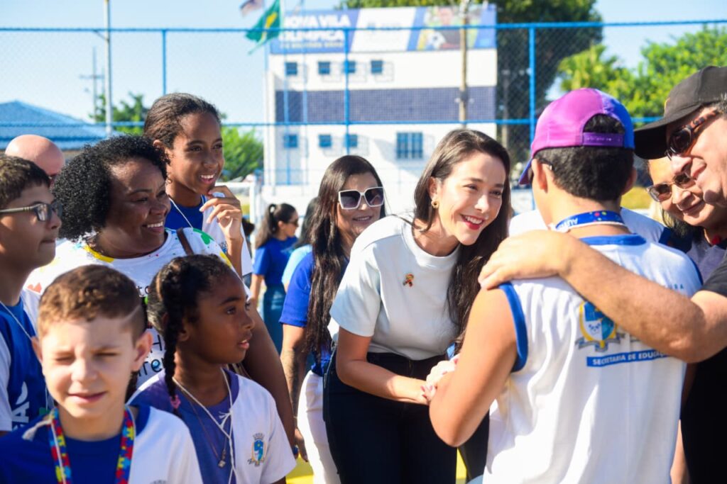 Secretaria de Educação promove ‘Caminhada de Conscientização do Autismo’ e prefeita Mariana Canella anuncia criação do 3º Espaço TEA