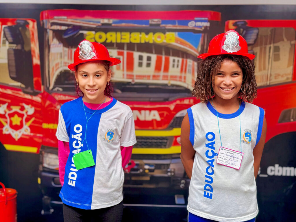 Alunos da rede municipal de Belford Roxo visitam Centro Histórico e Cultural do Corpo de Bombeiros