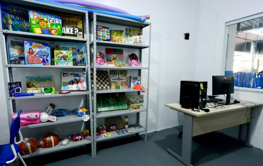 Prefeito Márcio Canela inaugura escola e entrega Policlínica do Wona modernizada e revitalizada