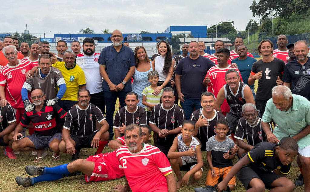 Prefeita Mariana Canella participa de ‘Futebol do Trabalhador’ no Campo Vicentão e visita outros bairros no Dia do Trabalhador