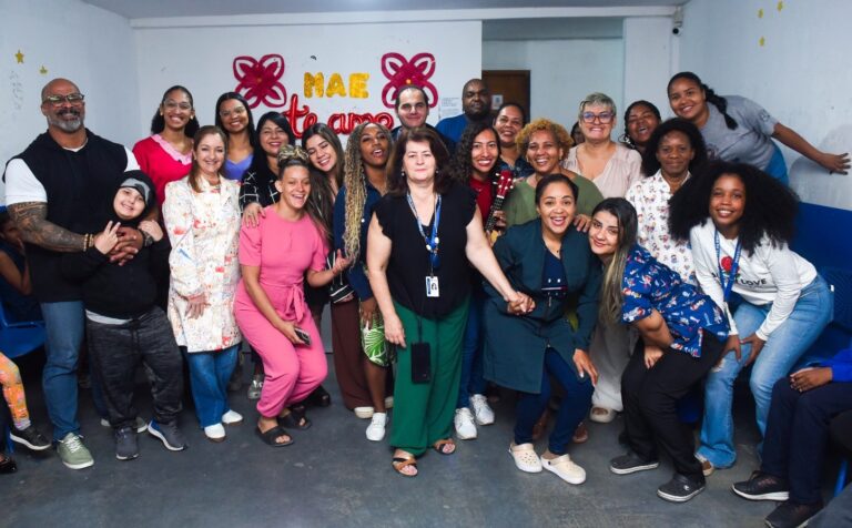 Centro de Reabilitação às Crianças Neuroatípicas realiza celebração especial em homenagem ao Dia das Mães