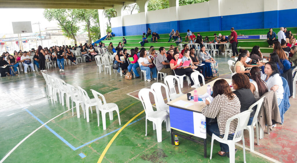 Aprovados no concurso da Educação apresentam documentação e exames médicos