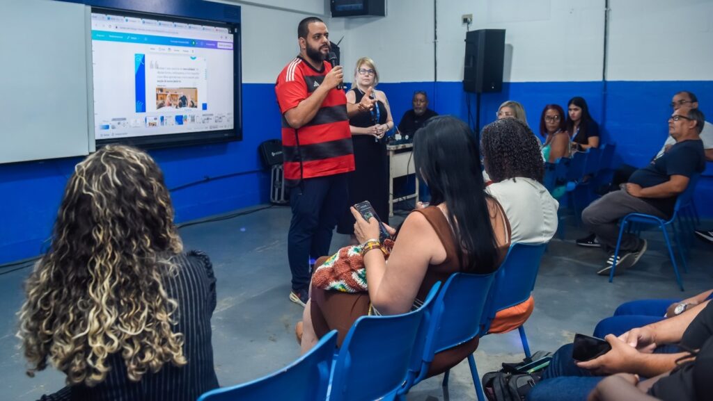 Secretaria Municipal de Educação promove dois dias de Formação dos Professores da Educação de Jovens e Adultos (EJA) em Belford Roxo