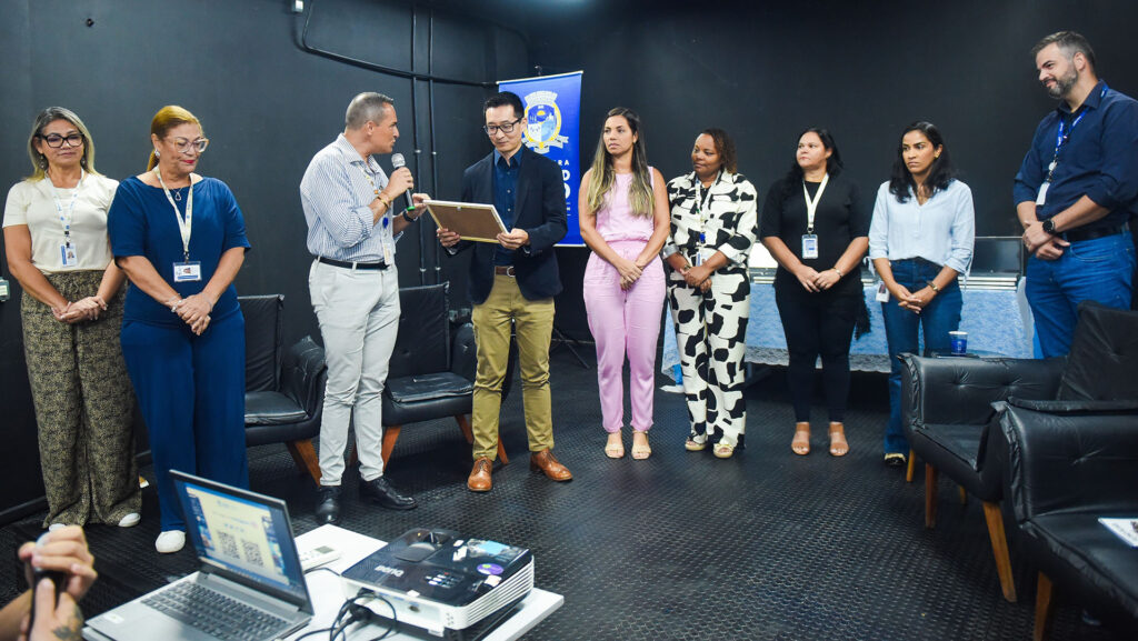 Lubrizol doa computadores para assistência social de Belford Roxo