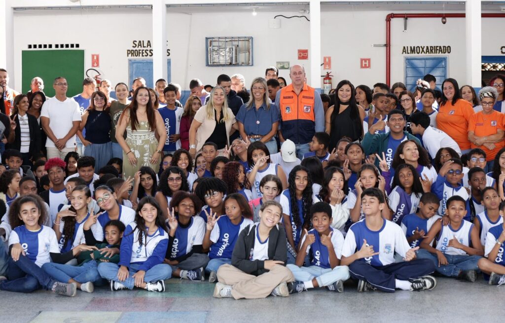 Defesa Civil de Belford Roxo leva técnicas de prevenção e alerta para alunos da rede municipal de ensino