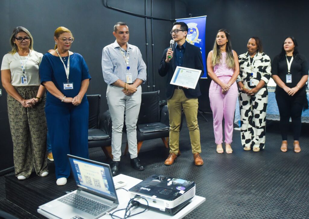 Lubrizol doa computadores para assistência social de Belford Roxo