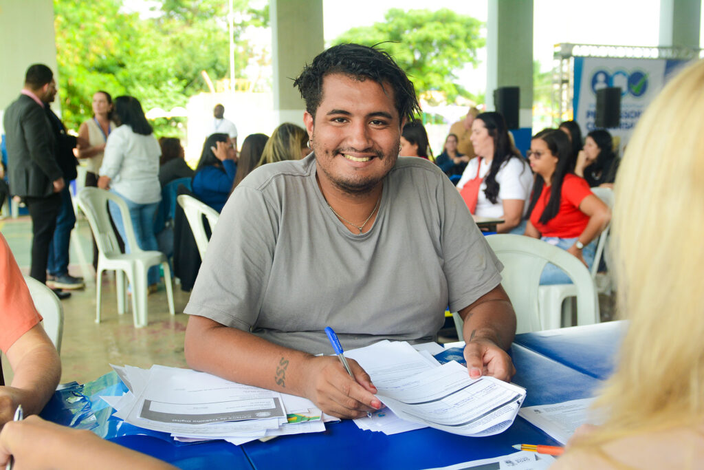 Aprovados no concurso da Educação apresentam documentação e exames médicos