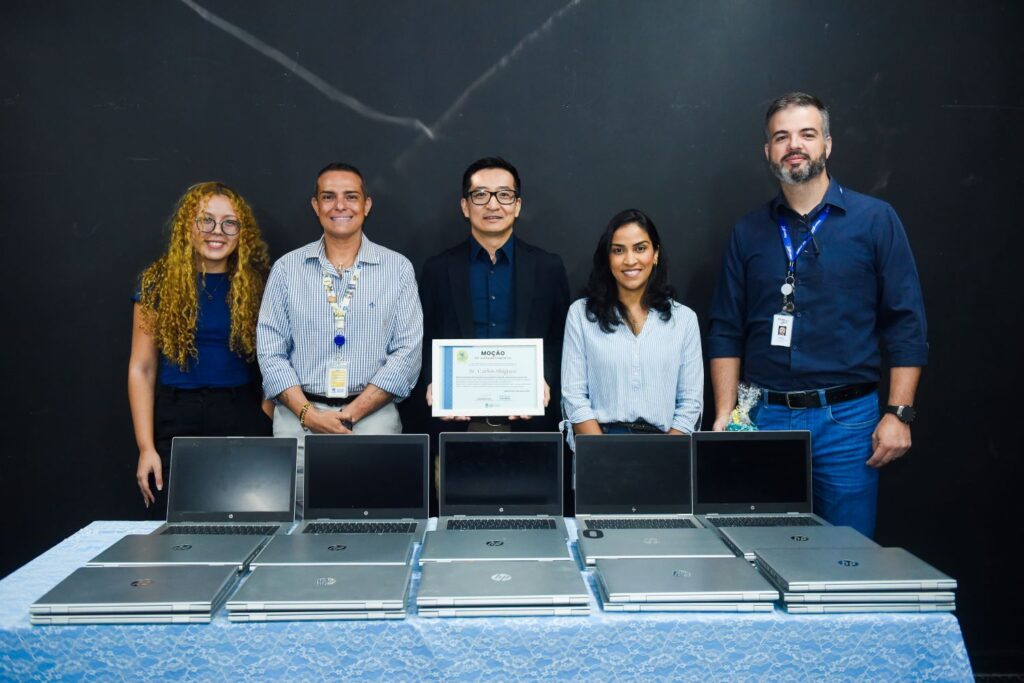Lubrizol doa computadores para assistência social de Belford Roxo